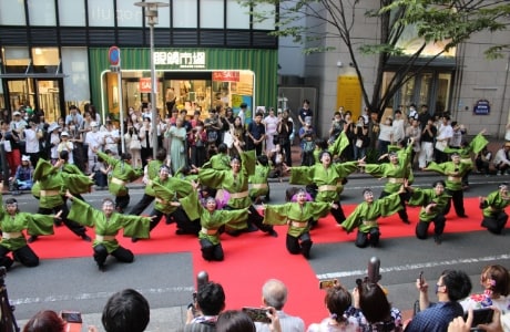 よさこいパフォーマンスのイメージ